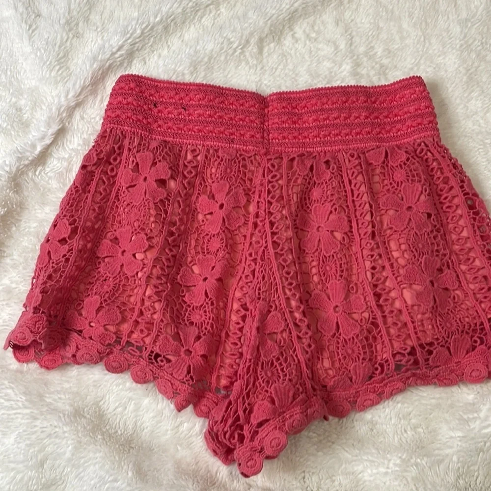 Pink‎ crochet shorts